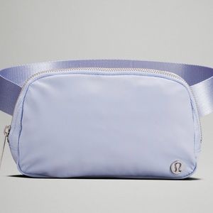 Lululemon Everywhere Belt Bag (New Version) - Pastel Blue